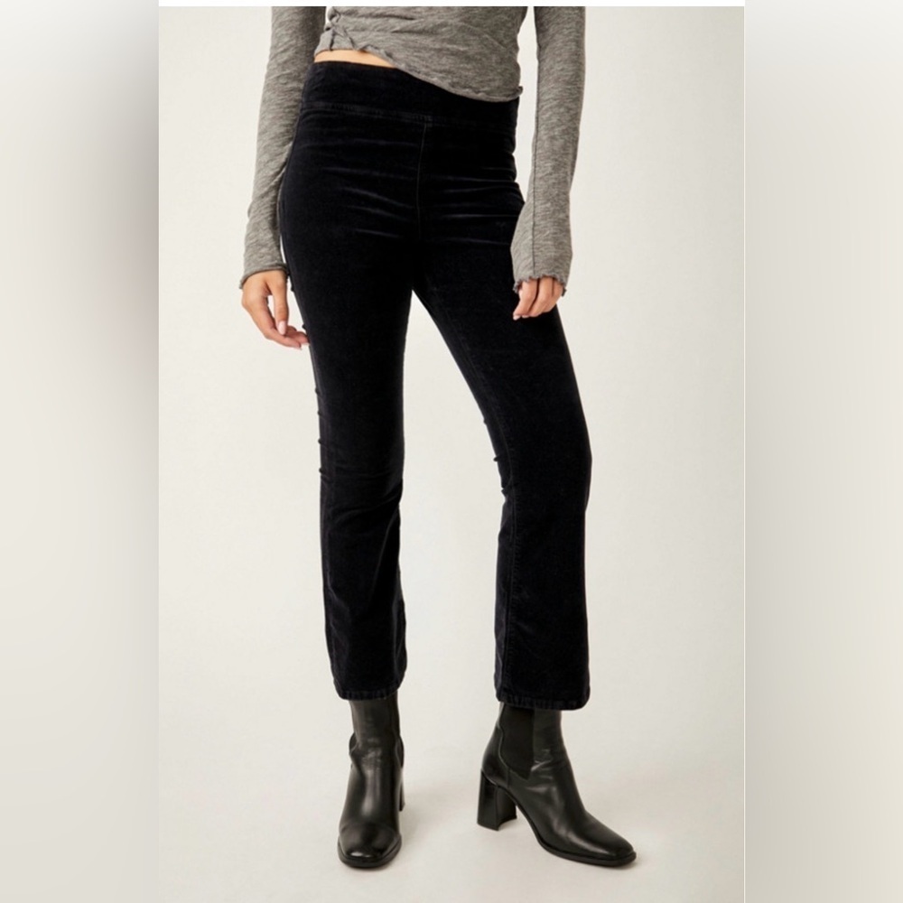NWOT Free People, In My Feelings Velvet Crop Slim Flare Pants, Large in Black
